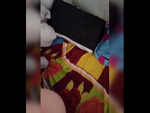❤️ Myn keamergenoat bliuwt allinnich thús want har man giet op fakânsje en ik nim de kâns oan om har te neuken en har kont fol mei molke Neuken by porno fy.pornmega.ru