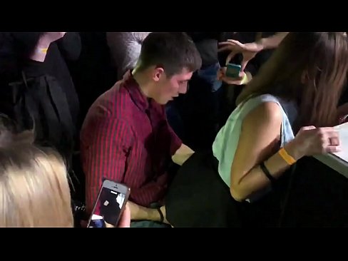❤️ Echte seks yn in Russyske nachtclub. 18-jierrich Russysk famke yn 'e anus en fagina neukt yn in nachtclub Neuken by porno fy.pornmega.ru