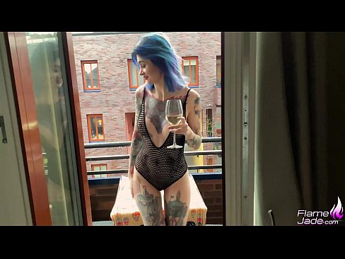 ❤️ Geweldich famke sûget mei in gulp en neukt hertstochtlik ûnder de iepen loft Neuken by porno fy.pornmega.ru